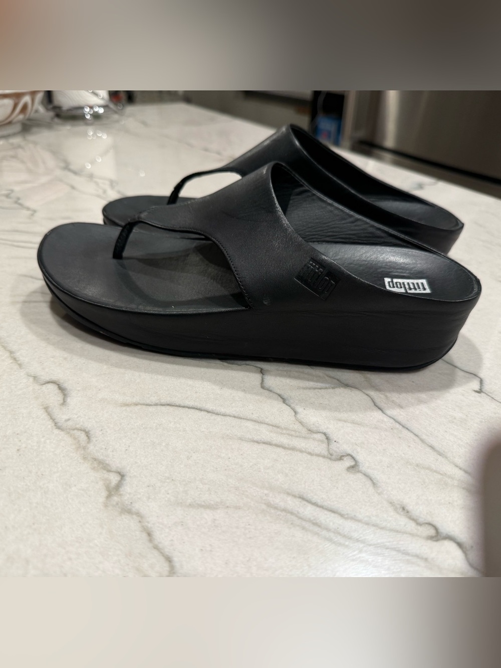 FitFlop Black Leather Thong Sandals US 10 Microwobbleboard Platform FB1-080 - Picture 5 of 16